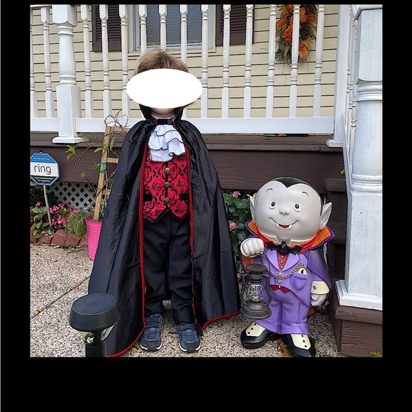 Vampire Halloween Costume - Picture 1 of 3